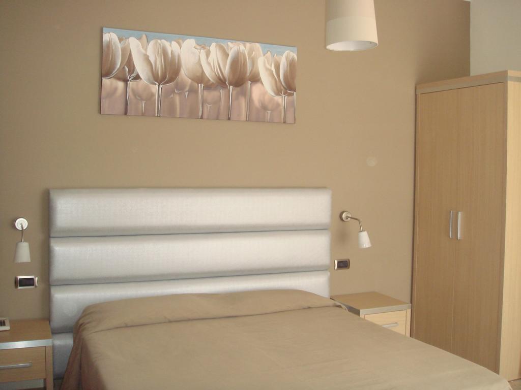 Hotel Florence ซัน เบเนเดตโต เดล ตรอนโต ห้อง รูปภาพ